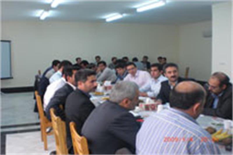 اولین جلسه هماهنگی رؤسای نواحی شرکت گاز استان مرکزی در شهرستان شازند برگزار شد