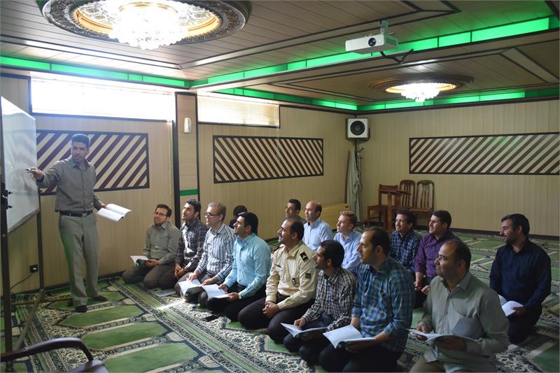 برگزاری کلاس آموزش قرآن کریم جهت کارکنان شرکت گاز استان مرکزی