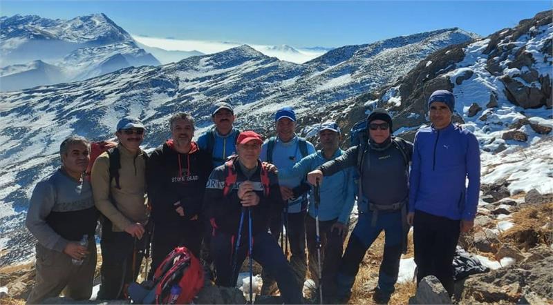 گروه کوهنوردی شرکت گازاستان مرکزی موفق به صعودبه قله غازک درمنطقه توره شد