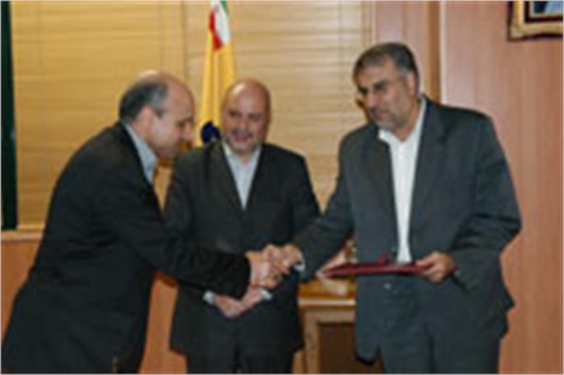 با حضور وزیر نفت
مراسم تودیع و معارفه مدیرعامل جدید شرکت ملی گاز ایران برگزار شد