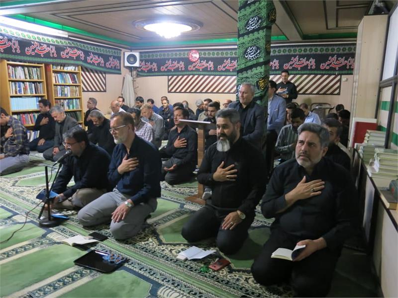 مراسم زیارت عاشورا و سوگواری سرور و سالار شهیدان حضرت اباعبدالله الحسین (ع) در شرکت گاز استان مرکزی برگزار شد