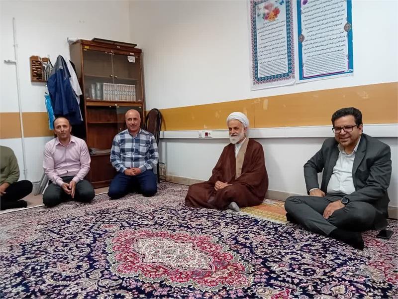 دیدار مدیرعامل شرکت گاز استان مرکزی با امام جماعت اداره گاز شهرستان زرندیه