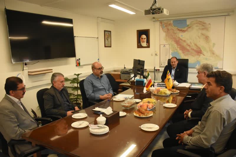 بازدید مدیر منطقه پخش فرآورده‌های نفتی استان مرکزی از شرکت گاز استان مرکزی