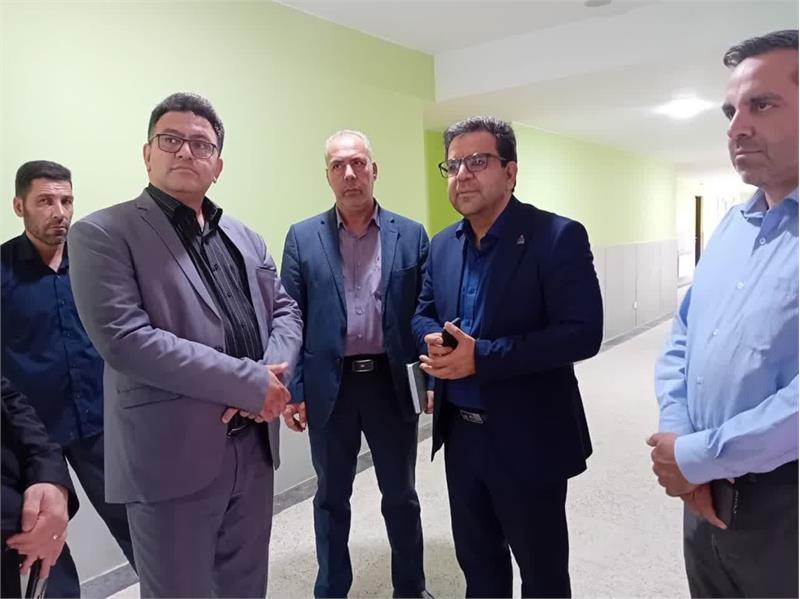 تأکید مدیرعامل شرکت گاز استان مرکزی بر آموزش ایمنی به دانش‌آموزان در بازدید از مدرسه فرزانگان و مدرسه خیریه نادری اراک