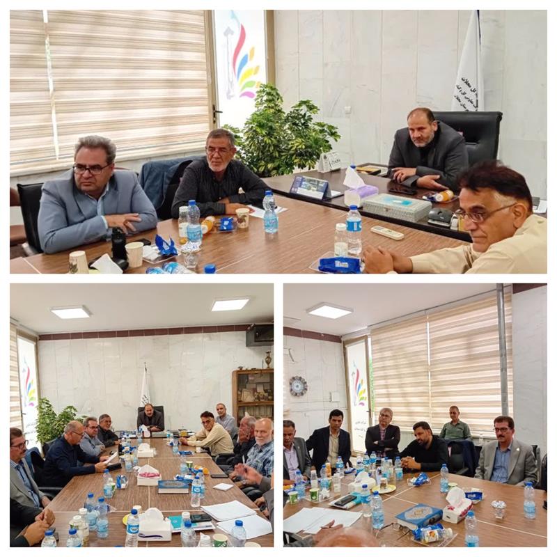 دیدار مدیرعامل شرکت گاز استان مرکزی با نمایندگان گلخانه‌داران محلات