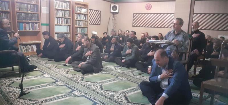 برگزاری مراسم قرائت زیارت عاشورا و نوحه‌سرایی به مناسبت سالگرد شهادت حضرت زهرا(س) و هفته بسیج