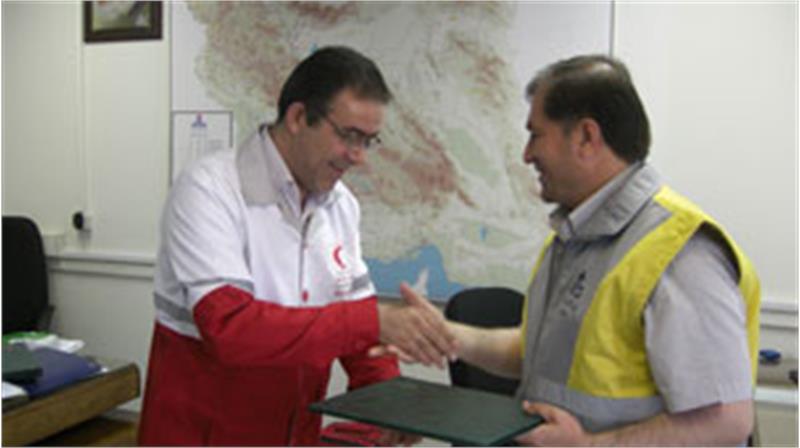 در یک اقدام نمادین مدیر عامل جمعیت هلال احمر استان مرکزی عضو افتخاری ستاد بحران شرکت گاز استان مرکزی شد.