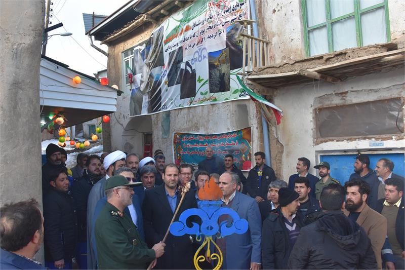 مشعل گاز روستاهای سنگک و اکبرآباد قوشچی  از توابع شهرستان ساوه همزمان با چهارمین روز از دهه مبارک فجر روشن شد