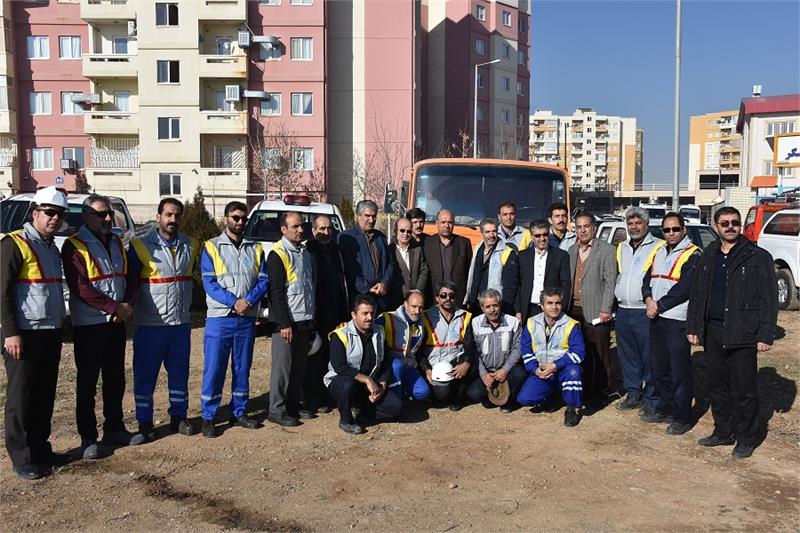 مانور زلزله همزمان با روز ایمنی در برابر زلزله وکاهش اثرات بلایای طبیعی در شهرستان اراک برگزار گردید.