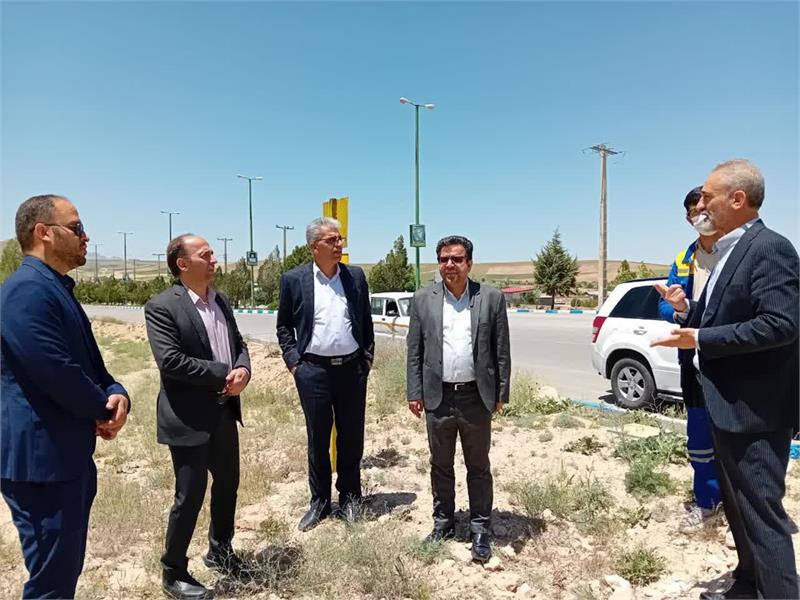 بازدید مدیرعامل شرکت گاز استان مرکزی از زمین اداره گاز و ایستگاه T.B.S شهر رازقان